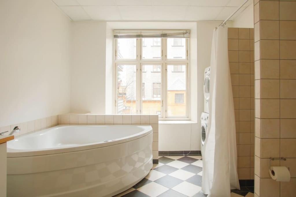 Large & Bright 3Br Apartment W Whirlpool Near Metro Копенгаген Экстерьер фото