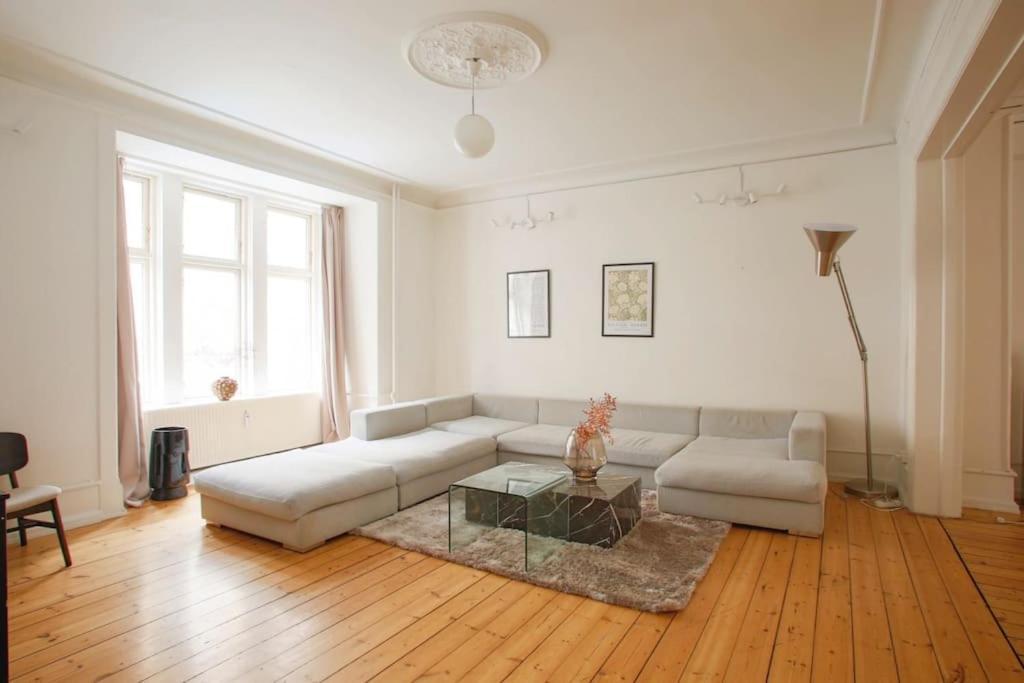 Large & Bright 3Br Apartment W Whirlpool Near Metro Копенгаген Экстерьер фото