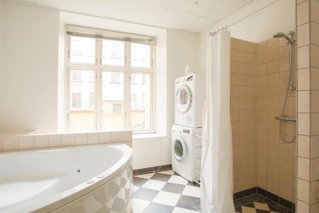 Large & Bright 3Br Apartment W Whirlpool Near Metro Копенгаген Экстерьер фото