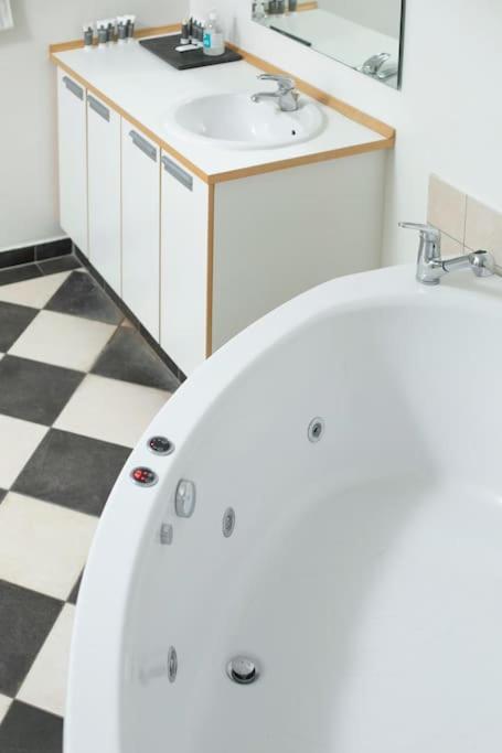 Large & Bright 3Br Apartment W Whirlpool Near Metro Копенгаген Экстерьер фото