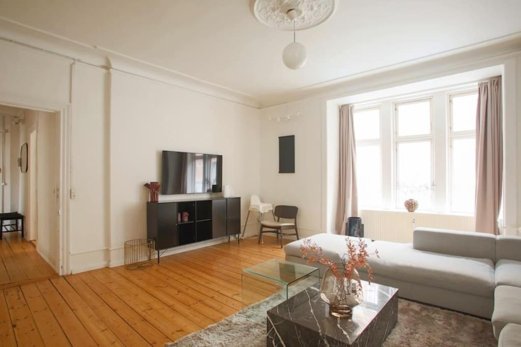 Large & Bright 3Br Apartment W Whirlpool Near Metro Копенгаген Экстерьер фото